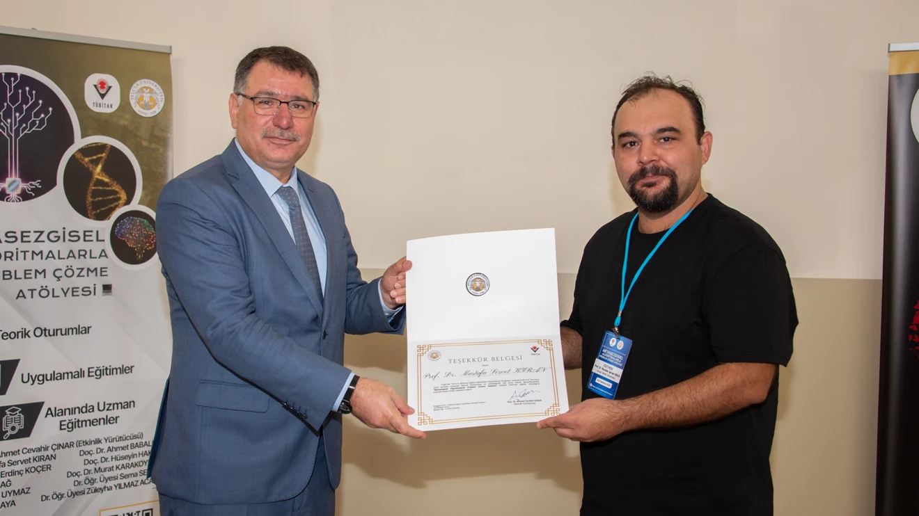 Metasezgisel Algoritmalarla Problem Çözme Atölyesi başladı